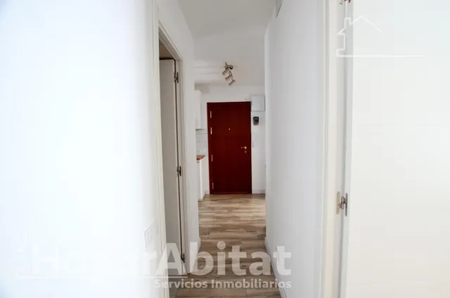 ¡REFORMADO TOTALMENTE! BONITO, AMPLIO Y LUMINOSO CON BALCÓN — 27