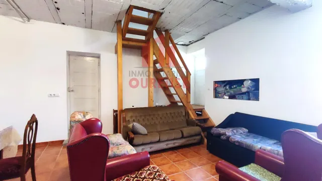 CASA DE PIEDRA CON PARCELA EN XUNQUEIRA DE AMBÍA, PRÓXIMA A SANDIÁS. — 26