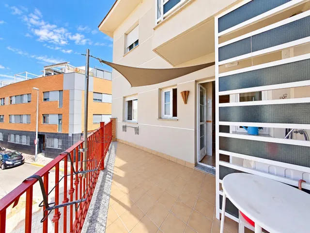 Bonito piso exterior y luminoso de dos dormitorios, baños y aseo en Albolote junto al metro y con plaza de garaje — 20
