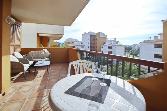 Soleado apartamento con vistas a la piscina en La Entrada, Punta Prima, Costa Blanca — 35