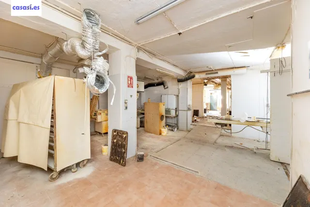 Local + vivienda en Avda. Cadiz — 47
