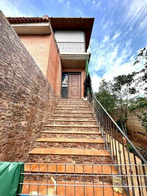LA COLINA - Parcela de 1.000m2 con Gran casa con sotano y 3  - foto 4