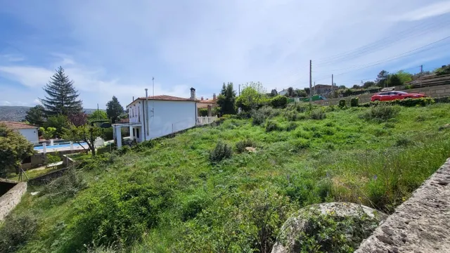PARCELA URBANA EN SANTA CRUZ DE PINARES, ÁVILA 05268