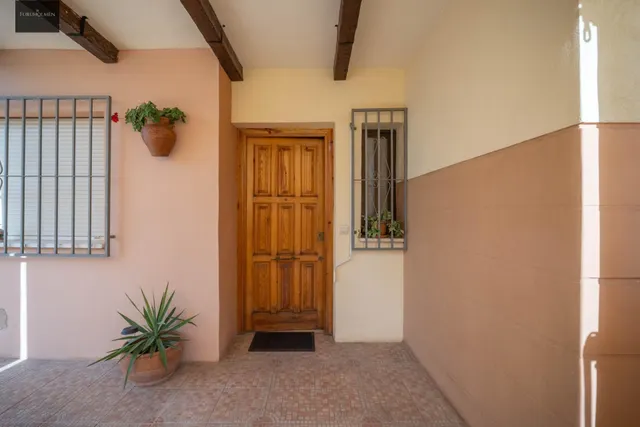 EXCLUSIVA VIVIENDA CON PISCINA PRIVADA EN URBANIZACIÓN "EL TORREÓN" EN ALBOLOTE. — 40