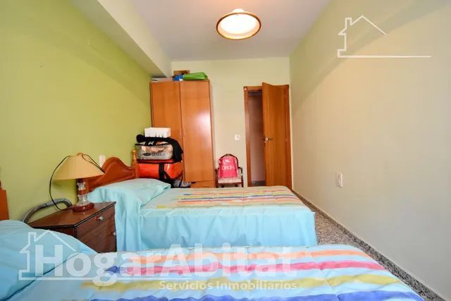 Muy amplio con balcón, exterior y muchísima luz natural — 23