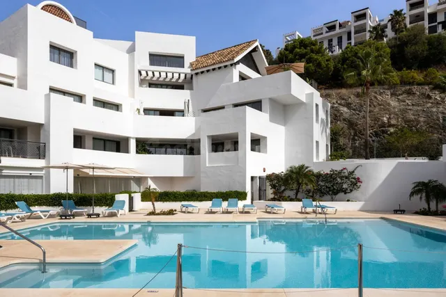 Ático 3 habitaciones 231m² en venta - Puerto Sol-Los Almendr