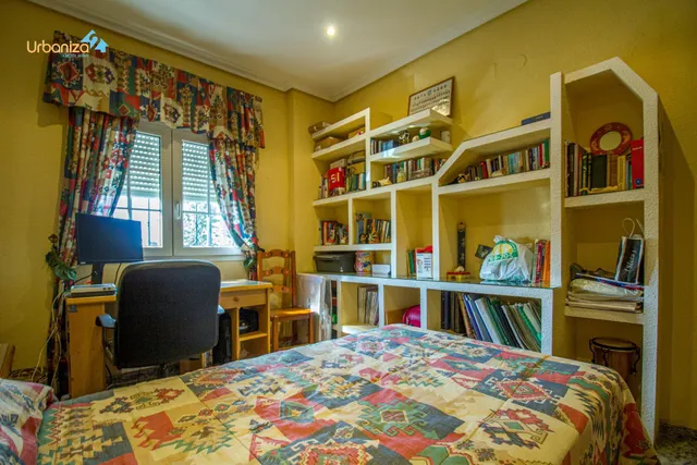 CHALET INDEPENDIENTE JUNTO AL VIEJO VIVERO EN BADAJOZ — 23