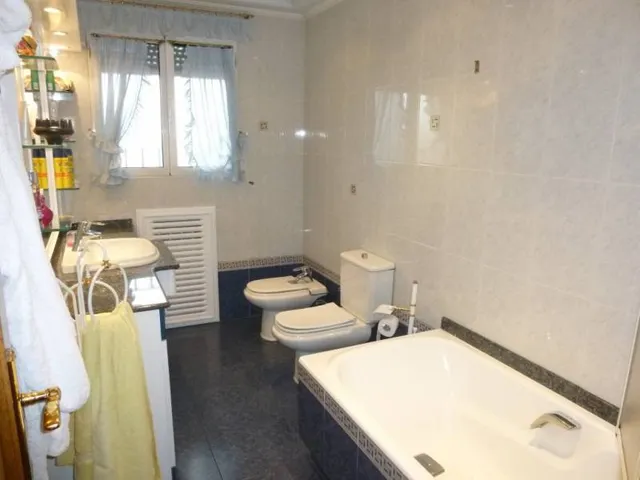 CASA CON EXCELENTES ACABADOS — 6