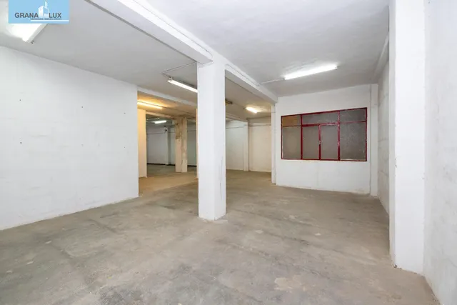 ¡Oportunidad Única en Angel Barrios! Local de 147m2 por solo 190.000€ — 15