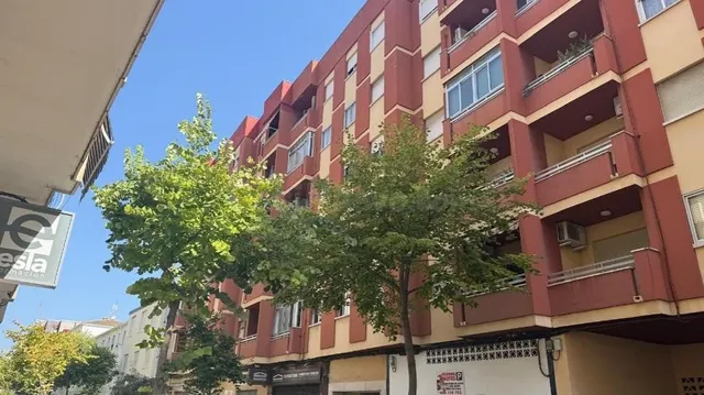Amplio Piso en el Corazón de Gandía - Oportunidad para Refor