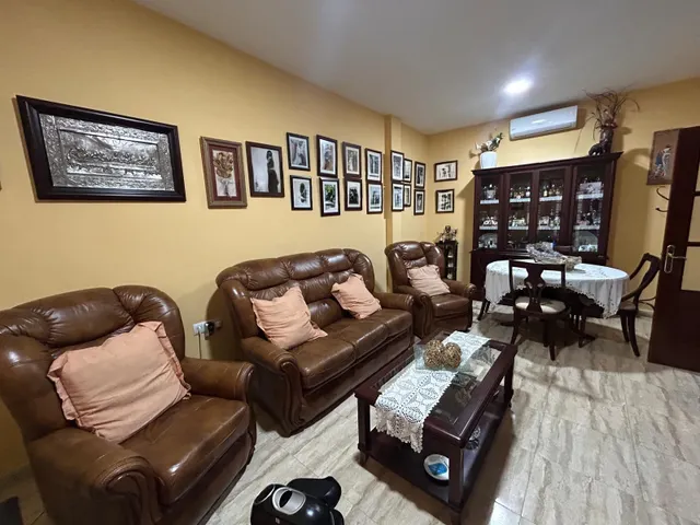 VIVIENDA INDEPENDIENTE CON TERRENO — 10