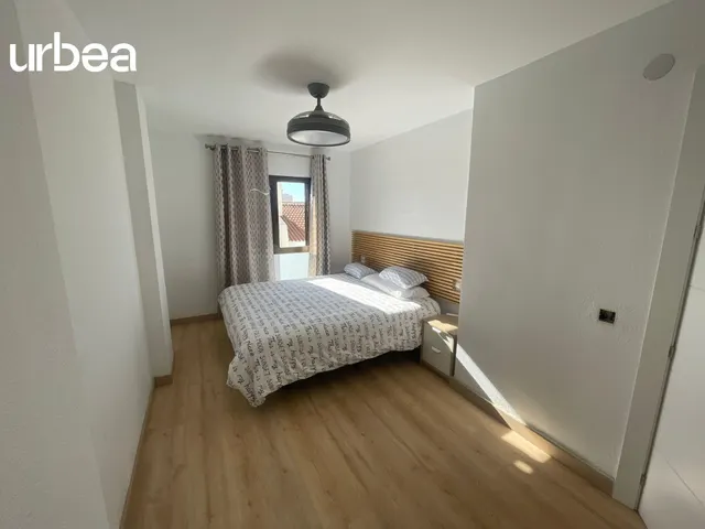 chalet adosado de tres plantas situado  en  EL Cerrado de Calderón. — 6