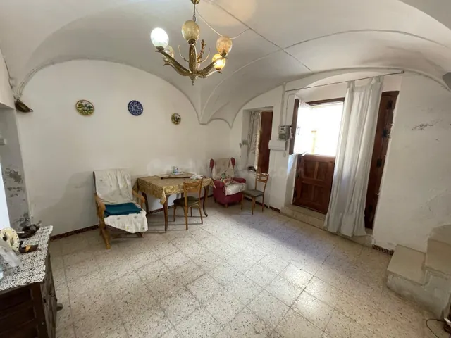 CASA CENTRICA EN MALPARTIDA DE CÁCERES - foto 3