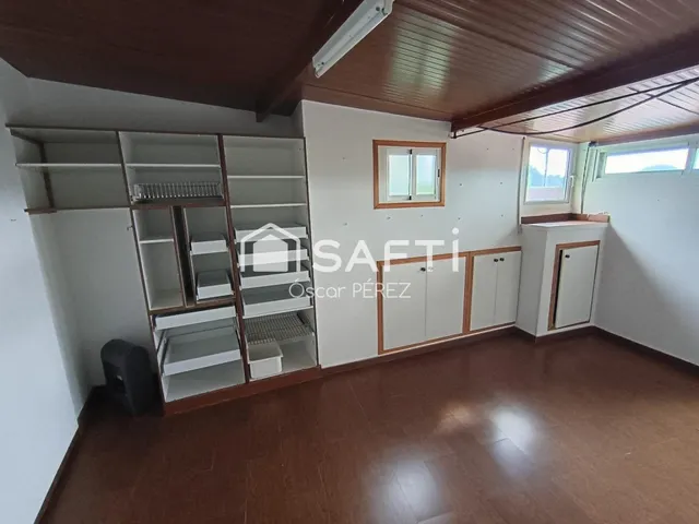 Casa terrera de 4 niveles con gran potencial — 37