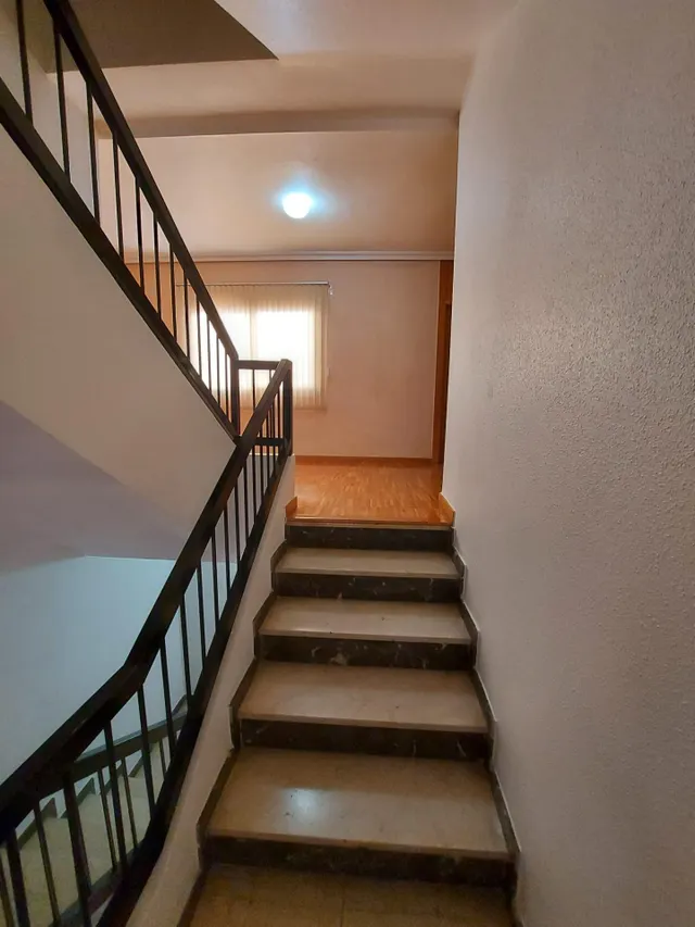 SE VENDE O ALQUILA LOCAL DE OFICINAS Y DESPACHOS EN BENIAJAN — 41