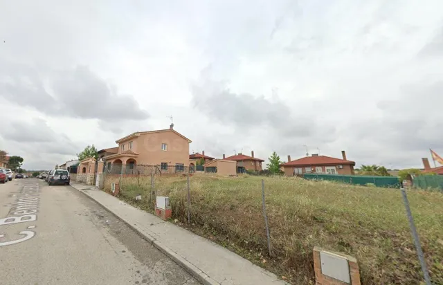 Se vende piso OKUPA en Villanueva de Perales (Madrid). - foto 3