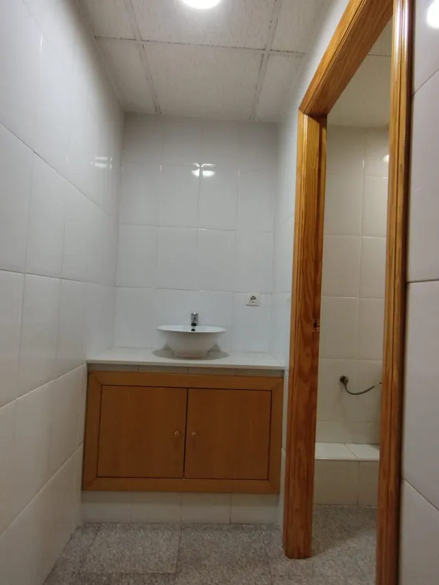 ENTRESUELO PARA OFICINAS JUNTO CENTRO COMERCIAL VEGA PLAZA — 26