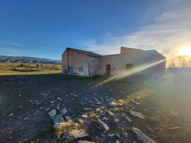 SE VENDE PARCELA EN TABERNAS CON CORTIJO PARA REFORMAR - foto 4