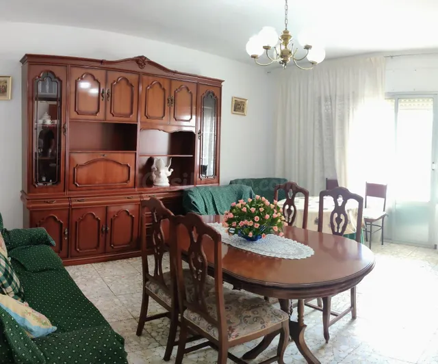 CASA AMPLIA Y LUMINOSA CON 2 PLANTAS INDEPENDIENTES Y GARAJE - foto 3