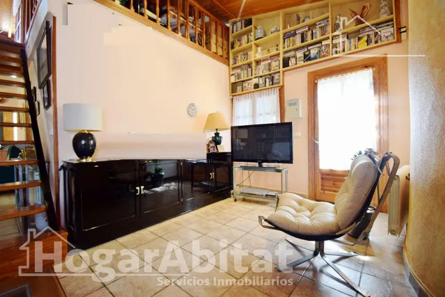 CHALET SEMINUEVO CON PISCINA, GARAJE, JARDIN Y TERRAZA — 9