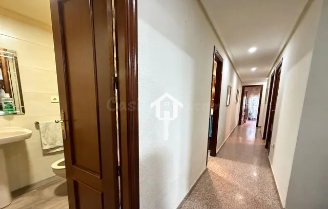 PISO EN VENTA EN ALICANTE. ZONA DE LA FLORIDA. 114m2, 3 habitaciones DOBLES, 1 BAÑO COMPLETO Y UN ASEO. PRIMERA PLANTA CON ASCENSOR. — 4