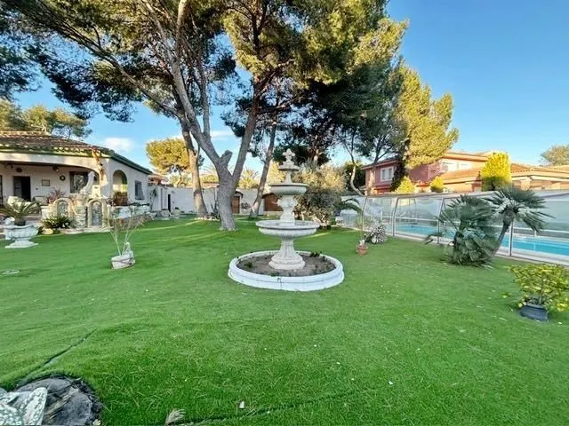 Villa 3 habitaciones 200m² en venta - Altos de Campoamor