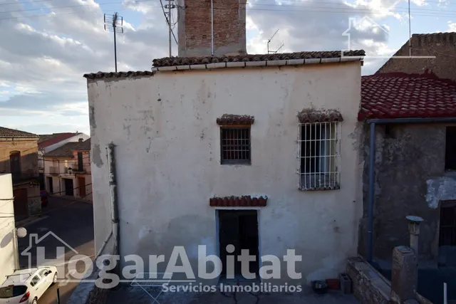 AMPLIA CASA CON 2 TERRAZAS Y GARAJE — 35