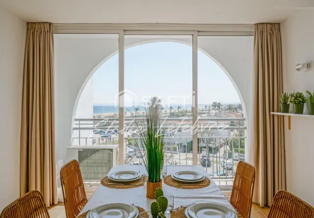 Magnífico dúplex reformado de 95 m² con vistas al canal y al