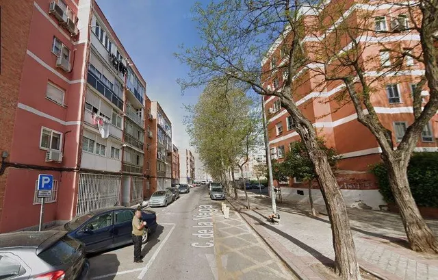 SE VENDE piso OKUPA en C La Vega 12 de Fuenlabrada - foto 3