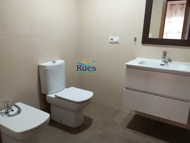 UBICADO EN ENTORNO RESIDENCIAL Y ZONA RELAJADA DE FÁCIL Y CÓMODO ACCESO — 18