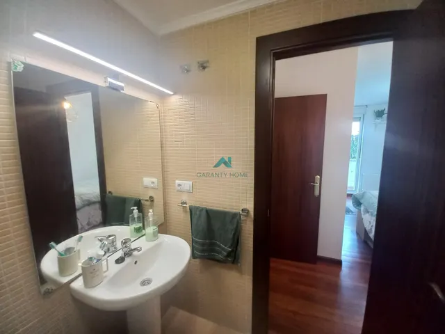 Se vende bajo en Treto — 28