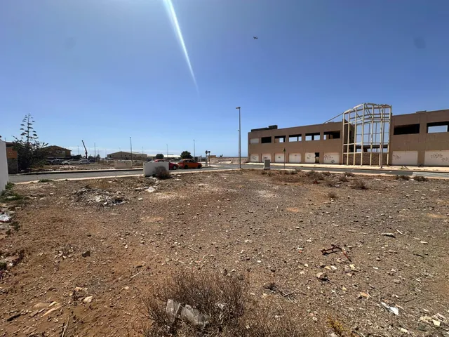 SOLAR URBANO EN EL CASTILLO DEL ROMERAL — 8