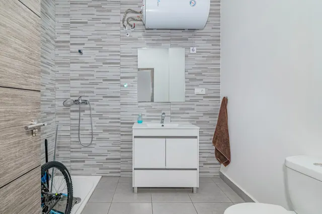 Un mostrador, un oficio, un local o un piso que puede ser tuyo — 18