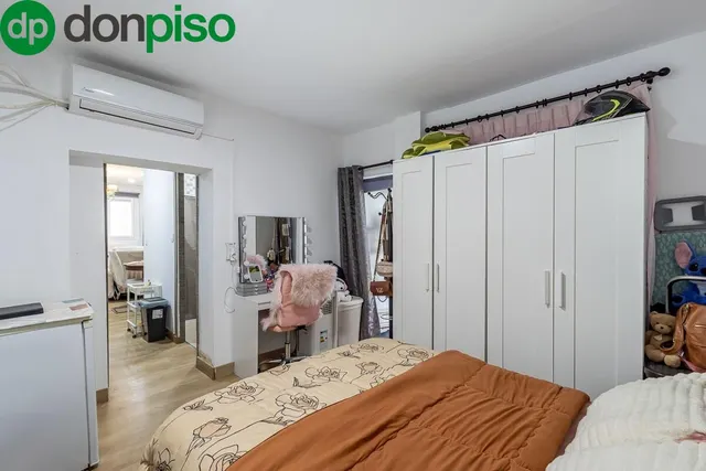 Local adaptado a vivienda en el Zaidin. — 11