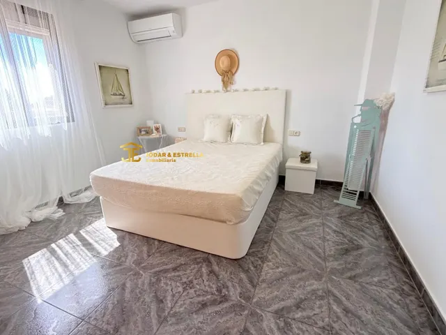 MARAVILLOSO CHALET DE 4 DORMITORIOS EN TORRECILLA — 26