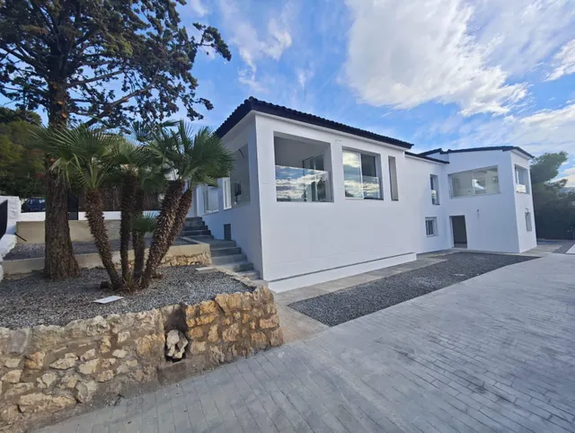 VILLA RECIEN REFORMADA CON CALIDADES DE LUJO EN ZONA MUY TRANQUILA DE ALTEA LA VELLA — 40