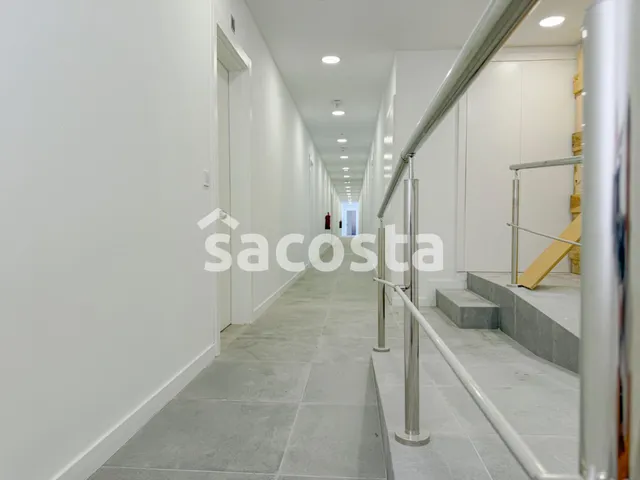 Amplio piso con  terraza, ideal como inversión o vivienda — 29