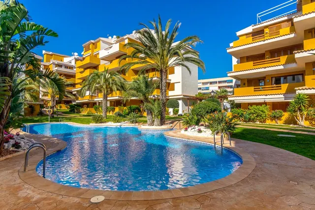 Apartamento  en Tercera planta vistas abiertas en Punta Prima — 28