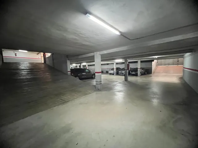 IDEAL INVERSORES. Se vende garaje con 16 plazas de coche alquiladas en la zona del Escorxador. — 5