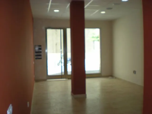 local comercial totalmente nuevo, preparado para instalar cualquier negocio junto a la playa — 3