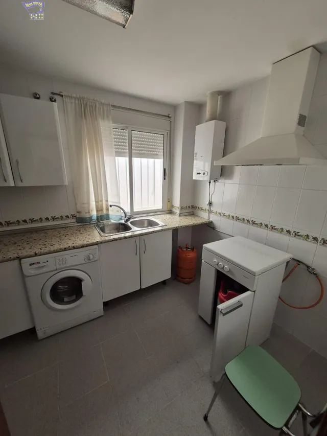 SE VENDE PISO POR LA ZONA CENTRO — 6