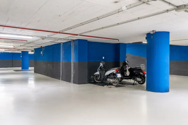 Parking de moto 2m² en alquiler - Eixample — 34