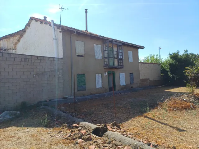 Casa con terreno en Hospital de Órbigo. — 38