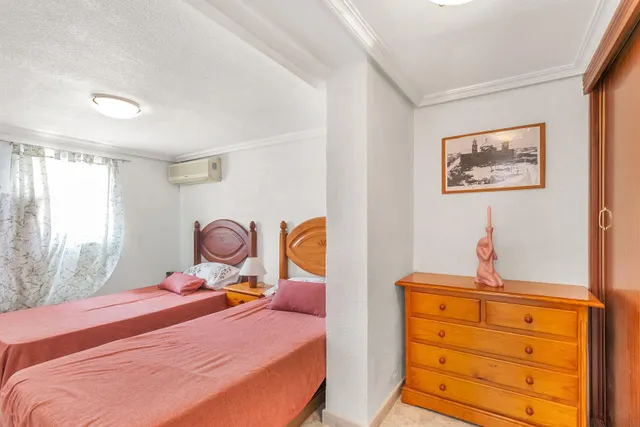 Villa independiente con piscina privada, vitas a la laguna Rosa y Salinas de Torrevieja — 17