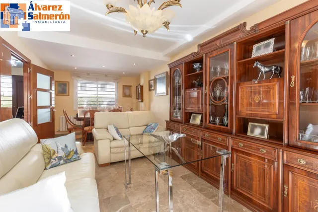 ¡EXCLUSIVA VIVIENDA UNIFAMILIAR CON PATIO PRIVADO EN ARMILLA! — 3