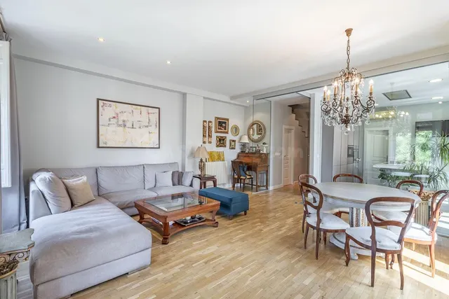 Exclusivo Piso Dúplex en el Corazón de Granada — 4