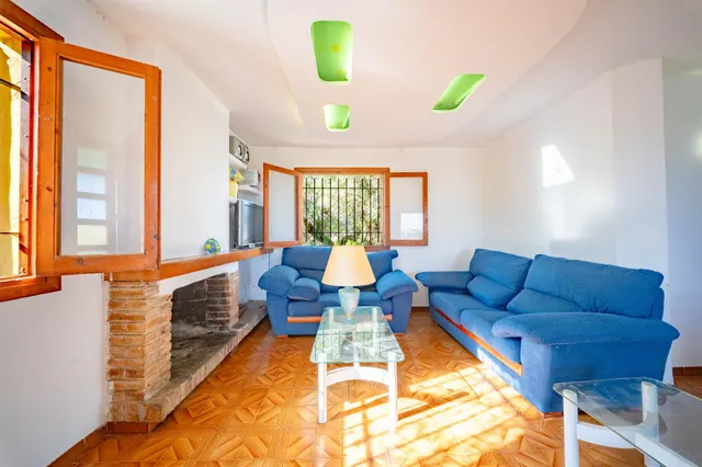 Chalet en primera línea de playa en torrenostra: una oportunidad para crear tu hogar junto al mar — 12