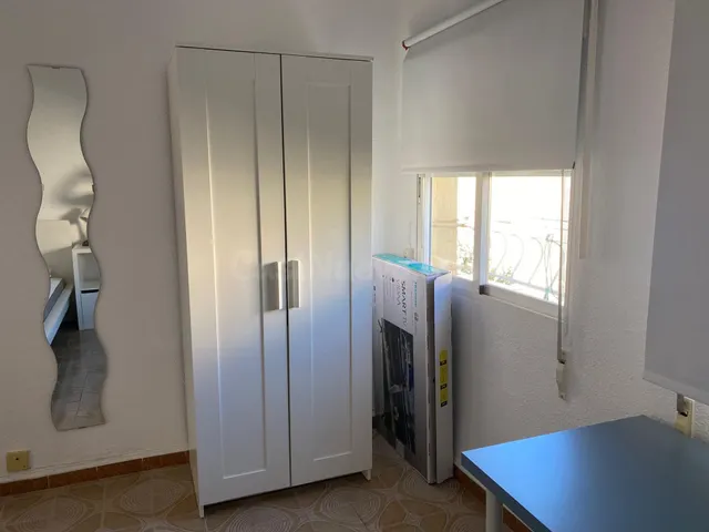 Piso para estudiantes en La Chana (Calle Sagrada Familia) – 4 habitaciones exteriores, aire acondicionado y muy luminoso (REF: DLR 870) — 31