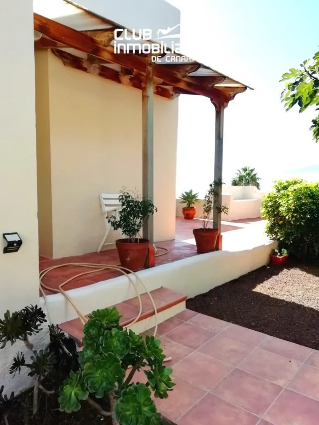 Piso amueblado de 3 dormitorios con terraza y jardín en tabaiba alta — 4