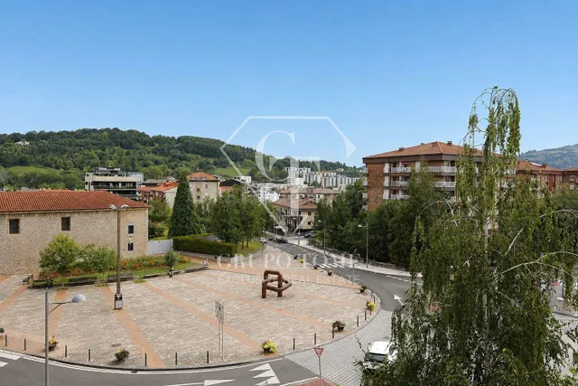 Vivienda acogedora con balcón y vistas despejadas — 31